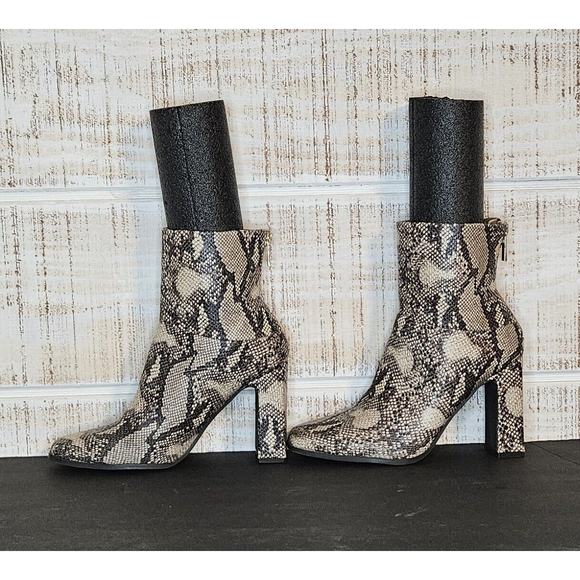 JustFab Inesa Block Heel Bootie  Faux Snakeskin - Size 9 - Picture 4 of 11